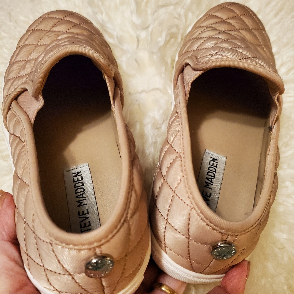 Steve Madden Quilted Slip On - Picture 5 of 5